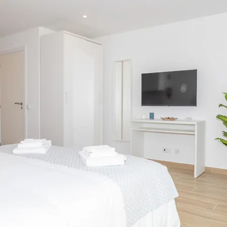 Mc Suites Burgau With Amazing Front Sea View Exterior photo