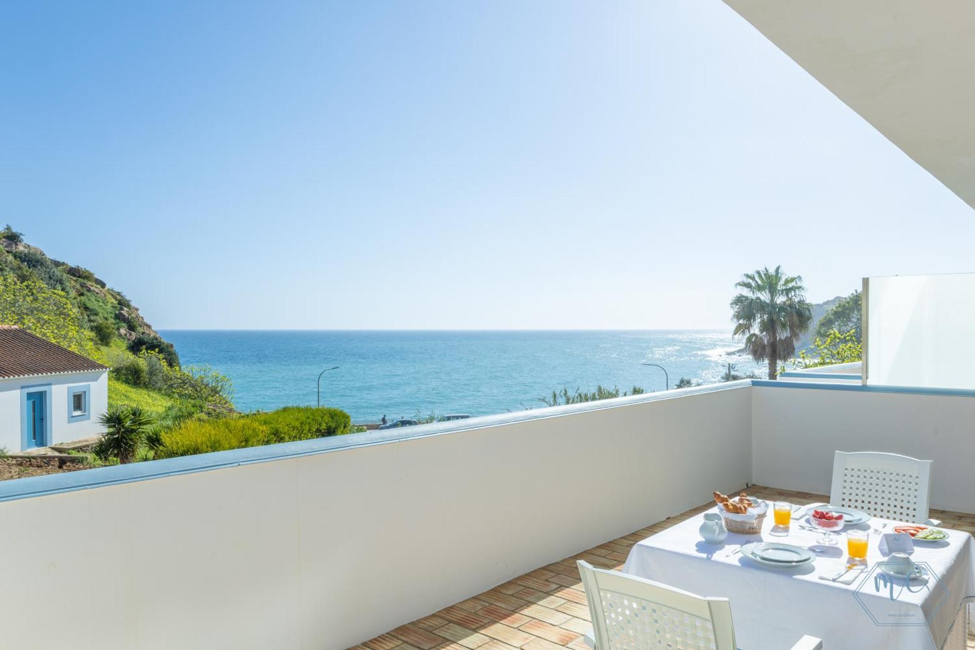 Apartment Mc With Amazing Front Sea View